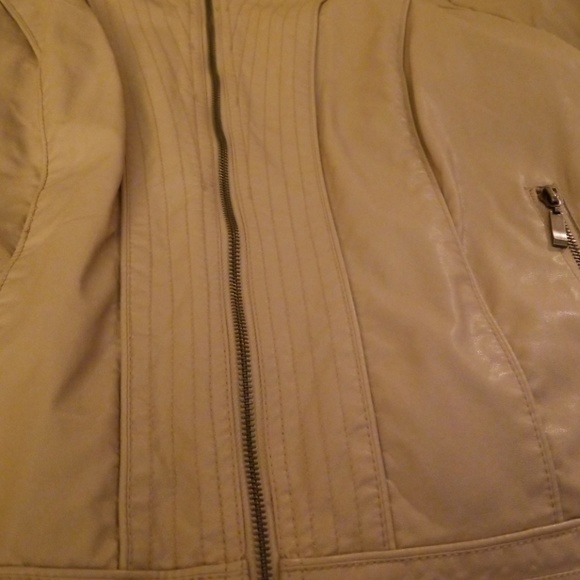 Jacket - Picture 4 of 5